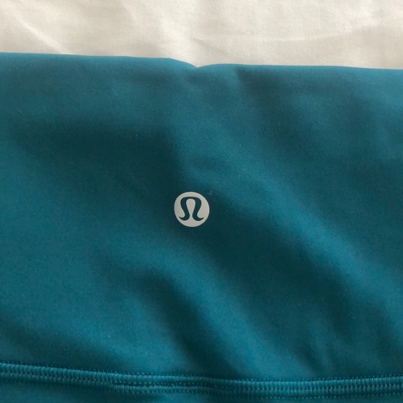 Lululemon In Movement Tight 25”- size 10 - Picture 4 of 5